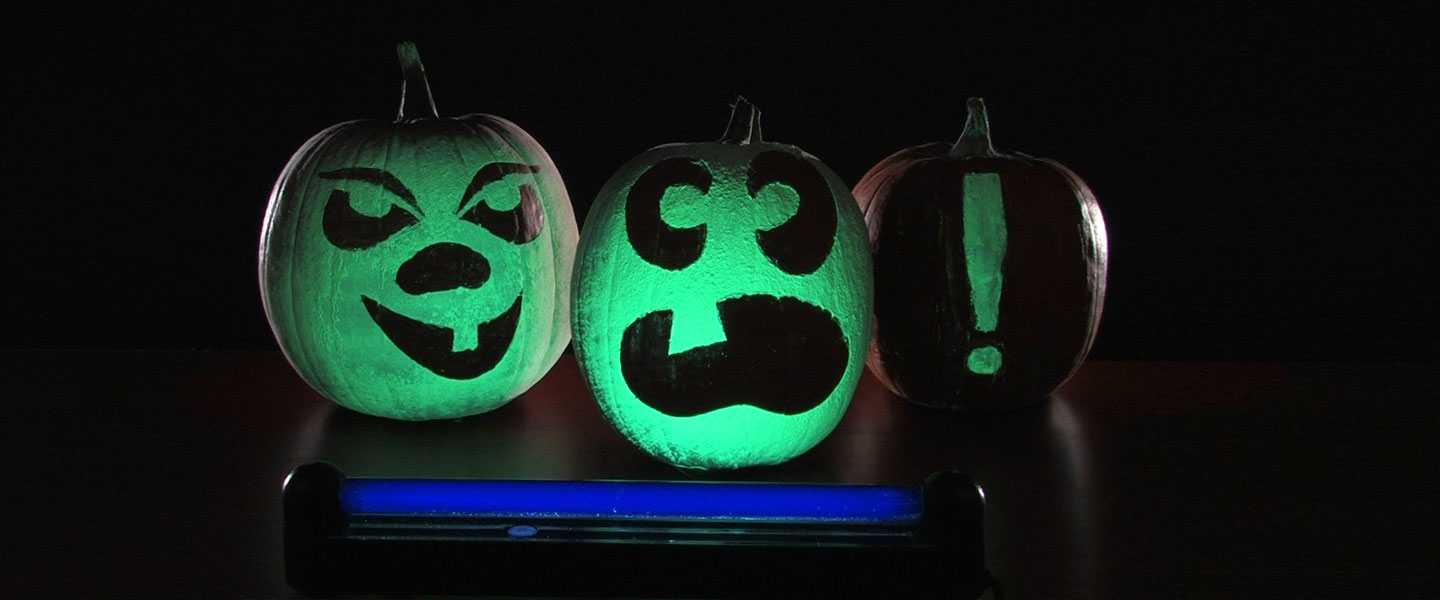 Glowing Pumpkins - Halloween Science | Science Experiments | Steve