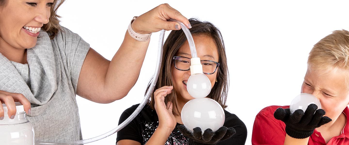 bouncing-smoke-bubbles-boo-bubbles-science-experiment